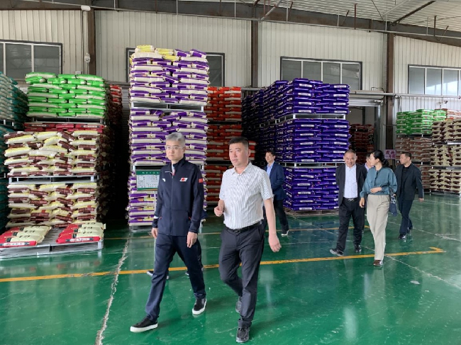 落实"种好粮、办工厂、乡村面貌大变样"要求之粮食加工企业调研行四
